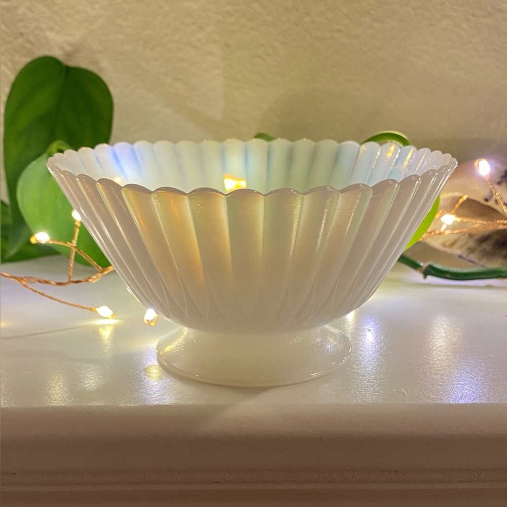 VTG 1940s MacBeth-Evans Petalware Monax Sherbet Bowl Dish Opalescent White Glass
